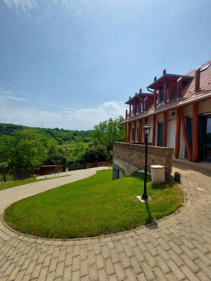 Vendeghaz Petoerke Hotel Bárdudvarnok Buitenkant foto